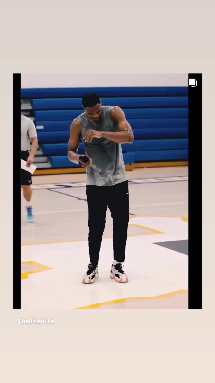 KOK集团-下家未定？威少不耽误训练&amp;汗如雨下 右手缠着护指