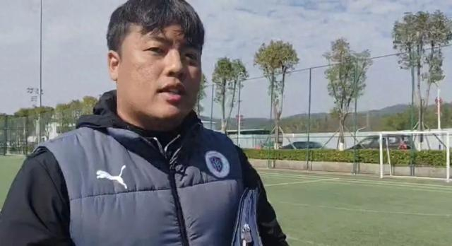 龙仁FC:每天一场热身赛,欢迎中国球队来挑战|河南队|定南|足球|韩国|上海海港_新浪体育_新浪新闻